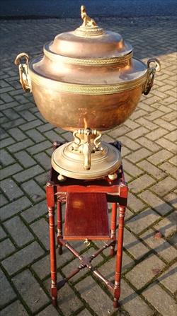 antique kettle1.jpg